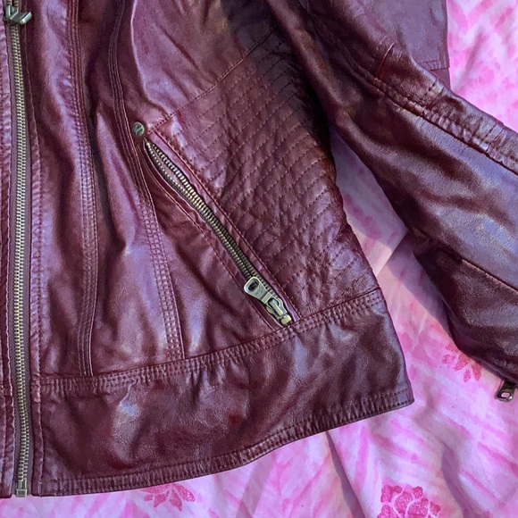 Red Leather Jacket Guess - Picture 4 of 4